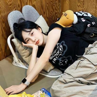 学校的墙不见了 海报